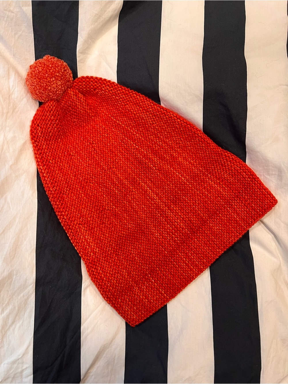 Misha & Puff red flame garter hat - Picture 4 of 5